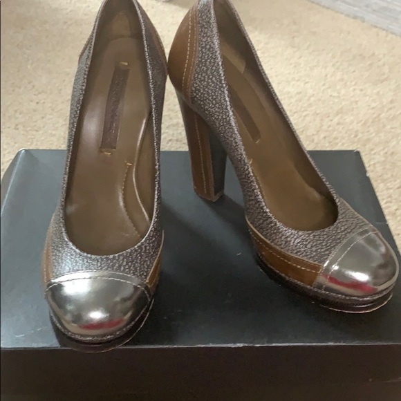 Heels - Picture 2 of 2